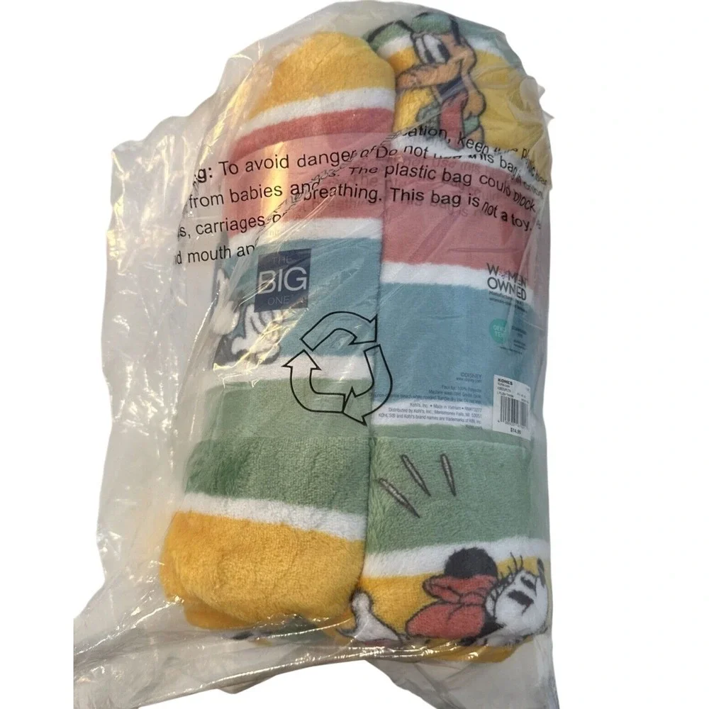 The Big One Disney Mickey and Friends Plush Throw Blanket Oversized 60x72 New